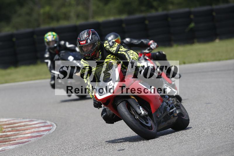 /Archiv-2025/27 12.06.2025 Ducati Schweiz Trackday Warmup  ADR/blau-bleu/13